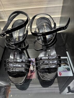 Saint Laurent heel